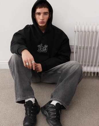 Obey massive graphic heavyweight hoodie in black