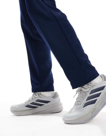 adidas Running Supernova Stride 2 in grey