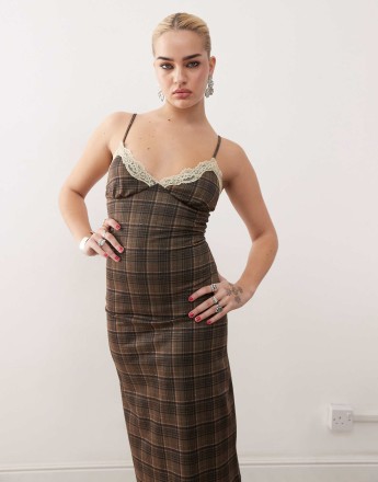Motel delfina lace edge check midaxi dress in brown