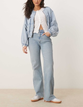 Abercrombie & Fitch high rise 90's fit relaxed jean in distressed wash