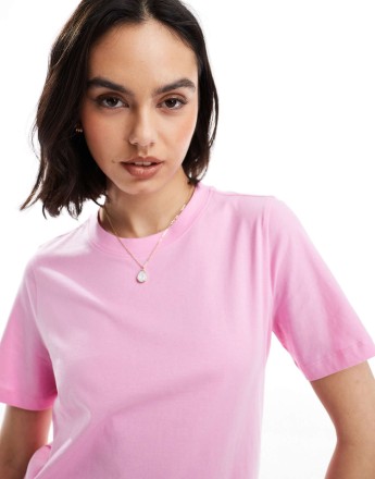 Vero Moda t-shirt in bonbon pink