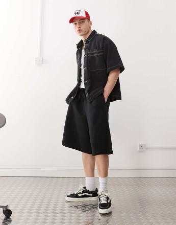 COLLUSION relaxed skater jersey jogger short in black