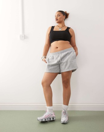 Noisy May Curve elasticated waist shorts in light grey