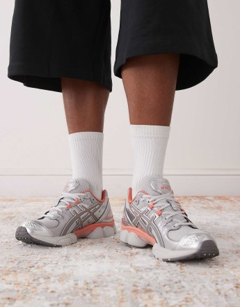 Asics Gel-Nimbus 9 trainers in cloud grey and clay grey