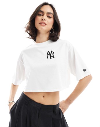 New Era MLB motif crop t-shirt in white