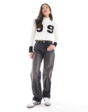 Pull&Bear Petite mid rise straight leg jeans in black