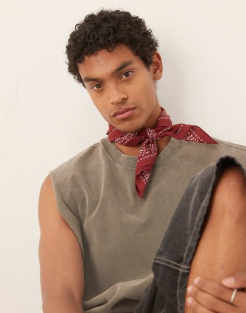Abercrombie & Fitch bandana in red print