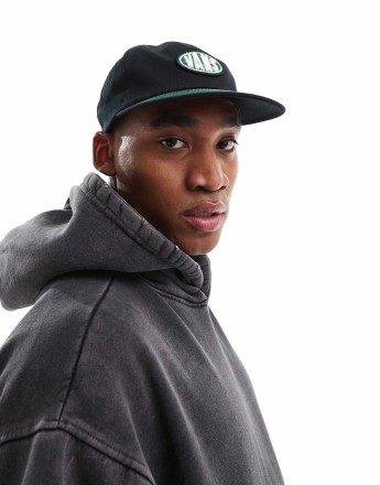 Vans Spray on jockey hat in black