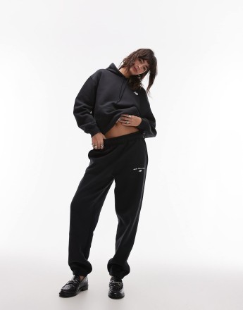 New Balance fleece jogger in black