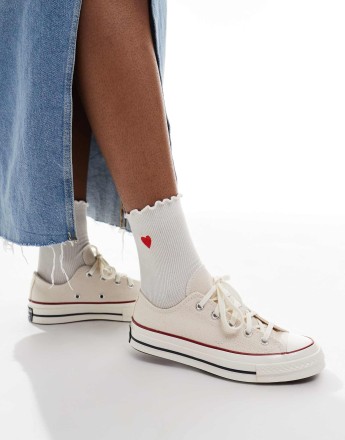 Converse Chuck 70 Ox Wide fit trainers in cream