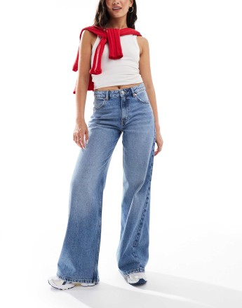 Pull&Bear high rise wide leg jean in medium blue