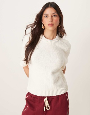 Abercrombie & Fitch v neck knitted top in white