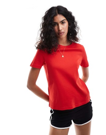 Mango premium round neck t-shirt in red