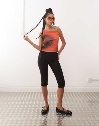 Noisy May capri pants in black