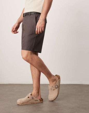 Mango tailored short in chocolate