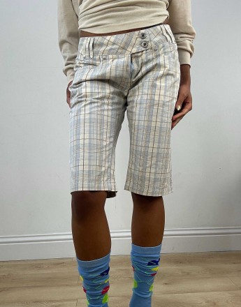 Vintage plaid 3/4 length capris in white