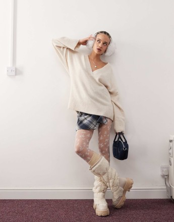 Monki slouchy v neck oversized jumper in off white