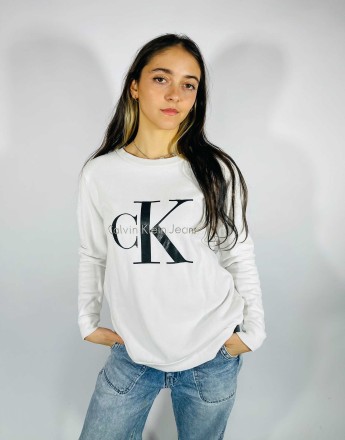 Vintage size s calvin klein sweatshirt in white