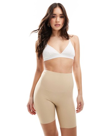Pieces seamless shorts in beige