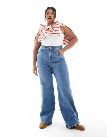 Dr Denim Plus straight leg jeans in cape sky worn hem wash