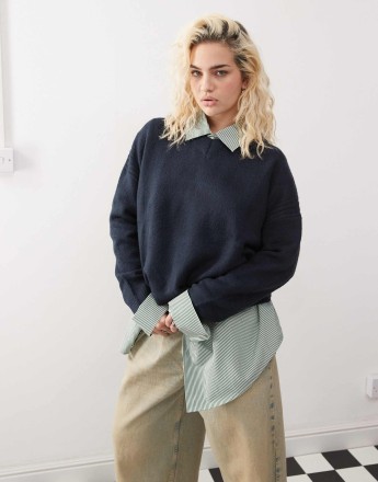 COLLUSION v neck meet and greet jumper with arm rib in navy