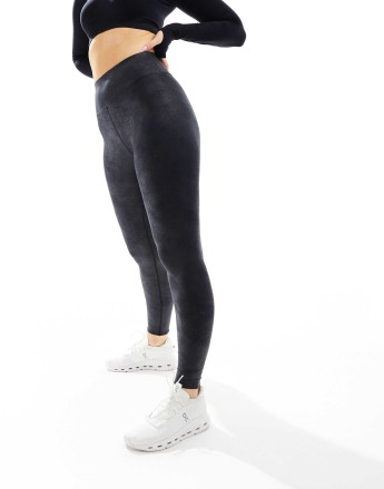 4505 Hourglass gym legging in cracked leather effect in black