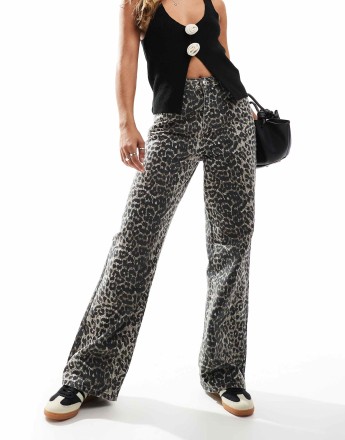 New Look wide leg jeans in leopard print