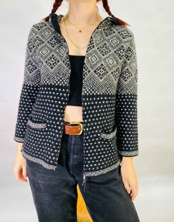 Vintage Size XS Knitted Cardigan in Black
