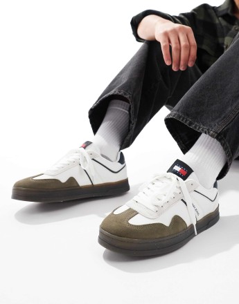 Tommy Jeans greenwich retro trainers with gum sole in white