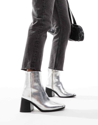 New Look chunky heel mid ankle boot in silver